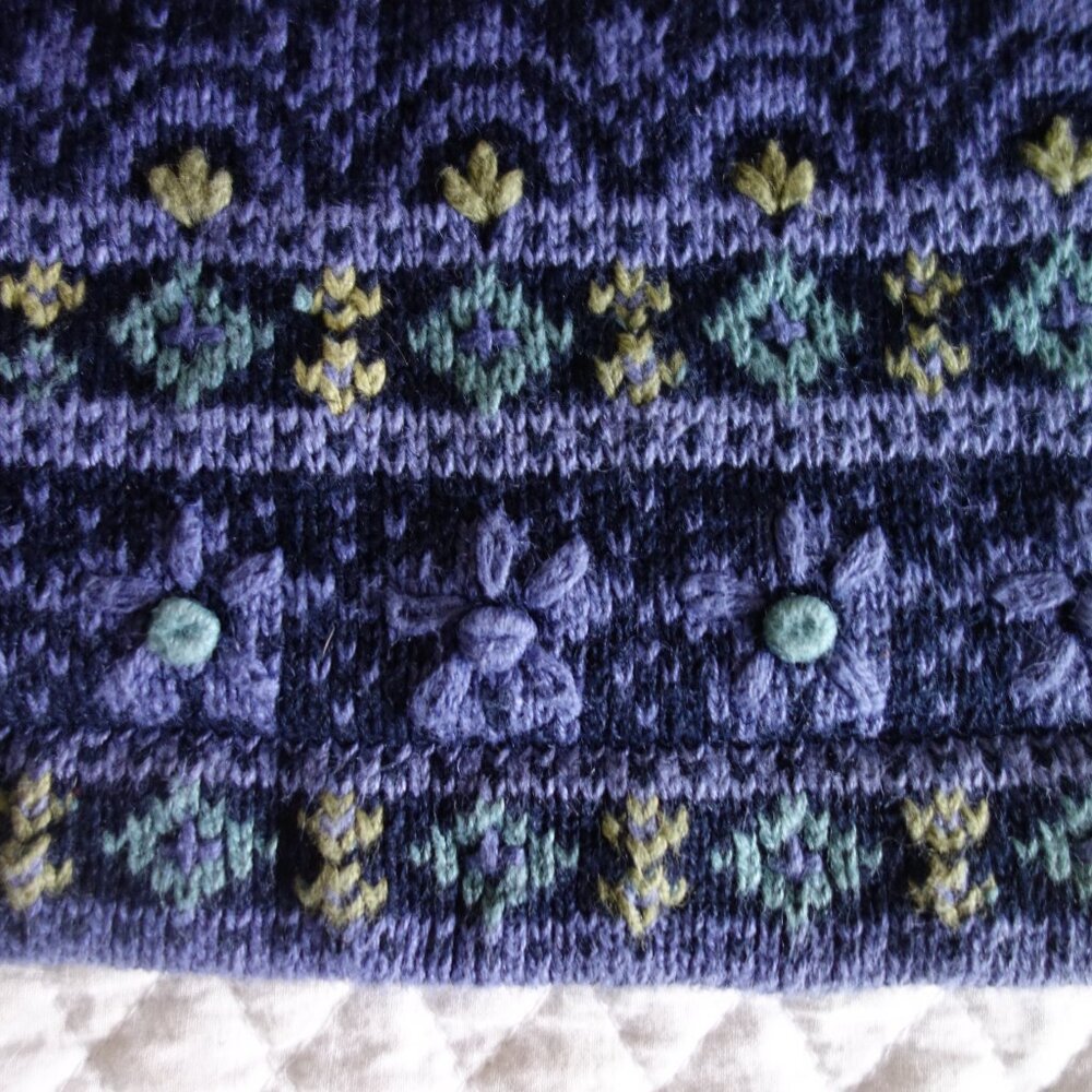 NOMADIC TRADERS Knitted Floral Embroidered Purple Sweater – Wmns Large - Picture 6 of 9